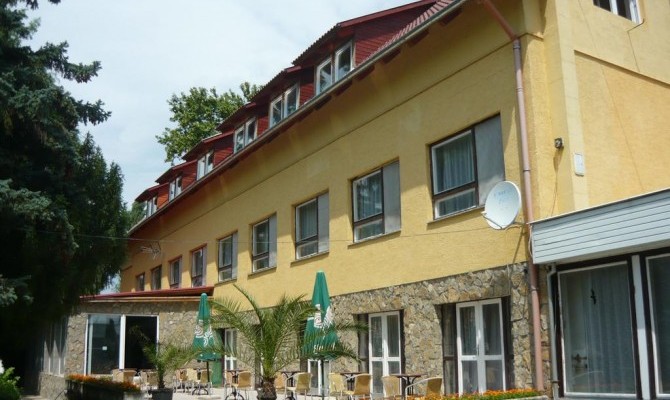 Hotel Kenese Port