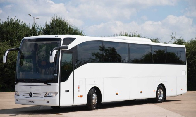 Mercedes Tourismo